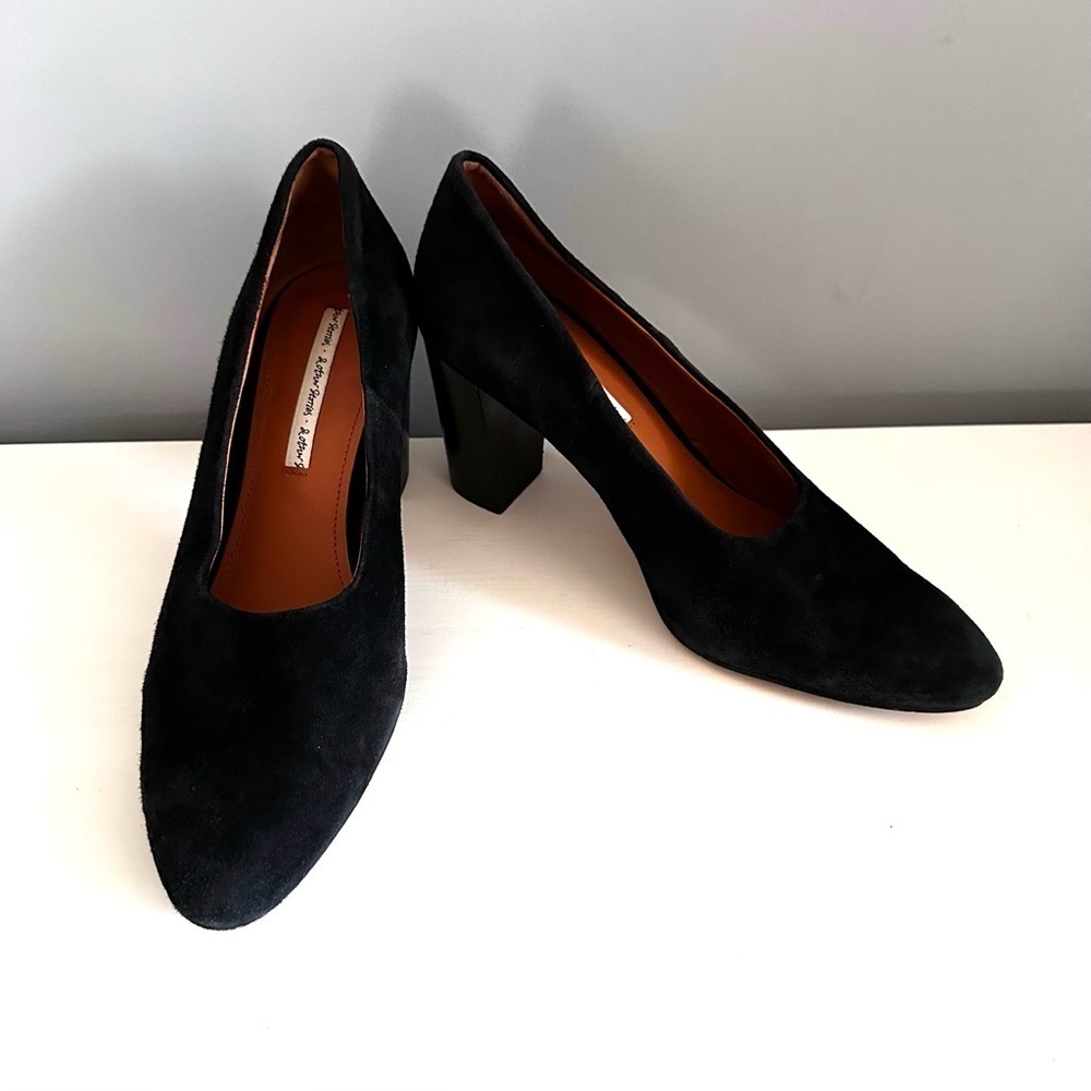 & Other Stories Black Suede Court Shoe with heel size 40 (9.5)